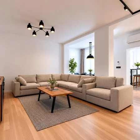 Апартаменты Old Town 4br New High‑end Designer София