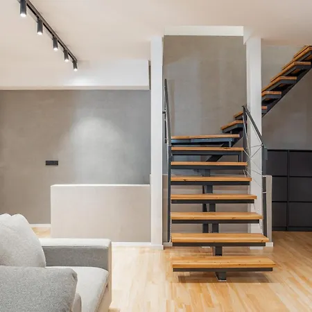 Old Town 4br New High‑end Designer Apartmán