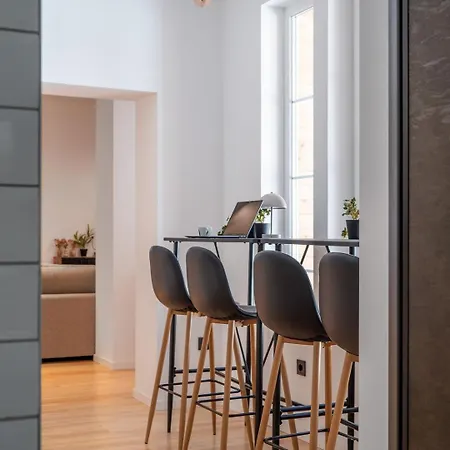Old Town 4br New High‑end Designer