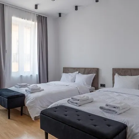 Old Town 4br New High‑end Designer Апартаменты