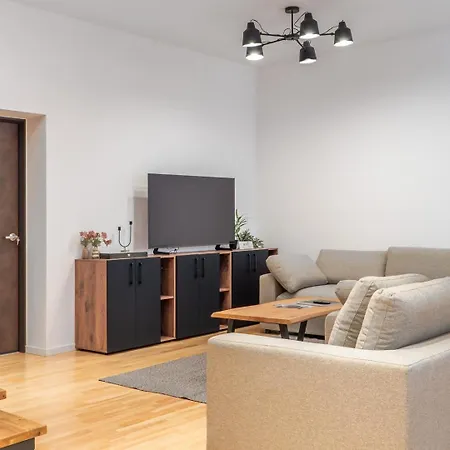 Old Town 4br New High‑end Designer Apartmán
