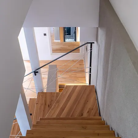 Old Town 4br New High‑end Designer *
