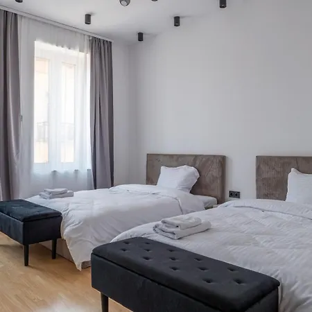 Old Town 4br New High‑end Designer * София