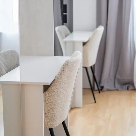 Old Town 4br New High‑end Designer Apartmán *