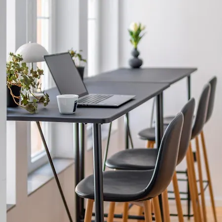 Old Town 4br New High‑end Designer *