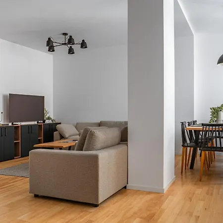 Old Town 4br New High‑end Designer * София