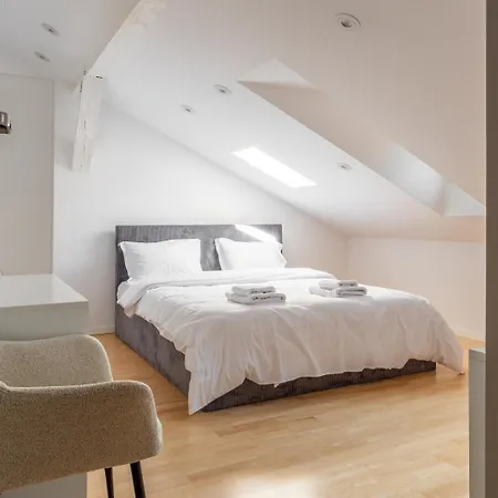 Old Town 4br New High‑end Designer